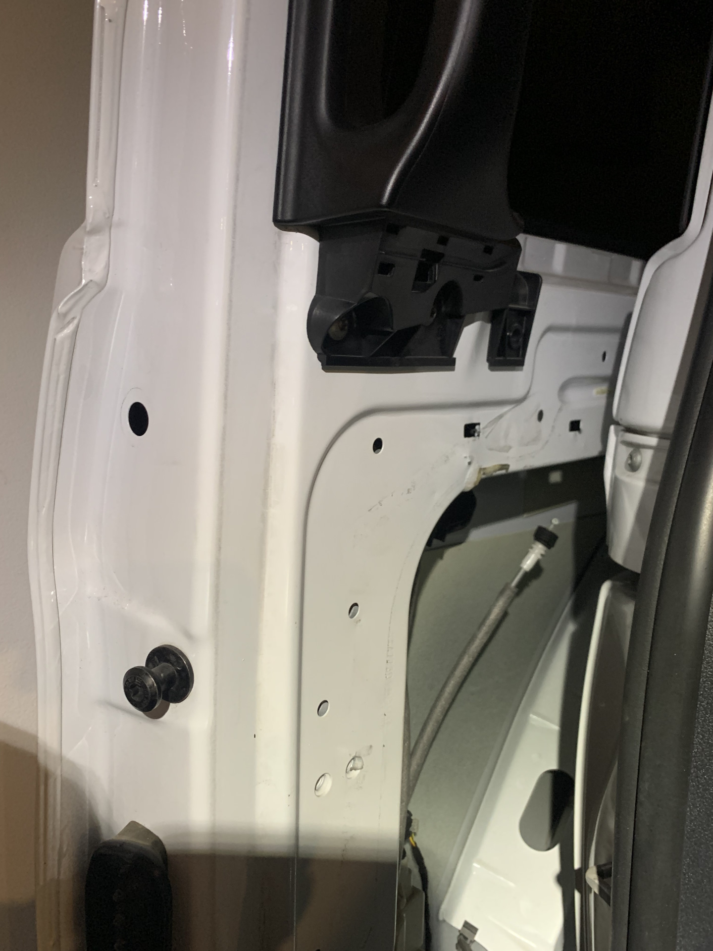 Помощь ! Как снять наружную ручку сдвижной двери на w447 — Mercedes ...