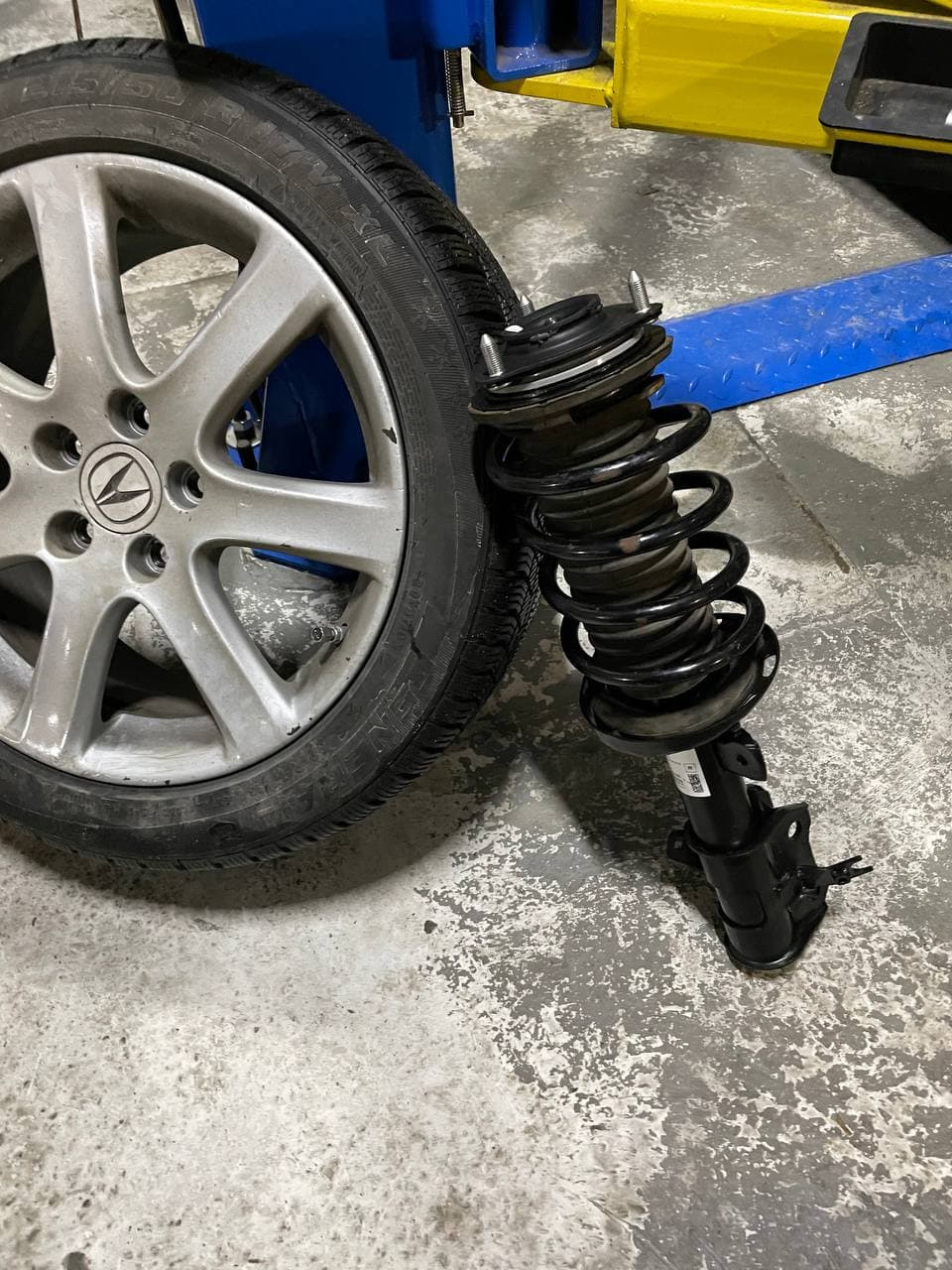 Замена амортизаторов и жесткость пружин — Acura ILX (2G), 2,4 л, 2015 ...