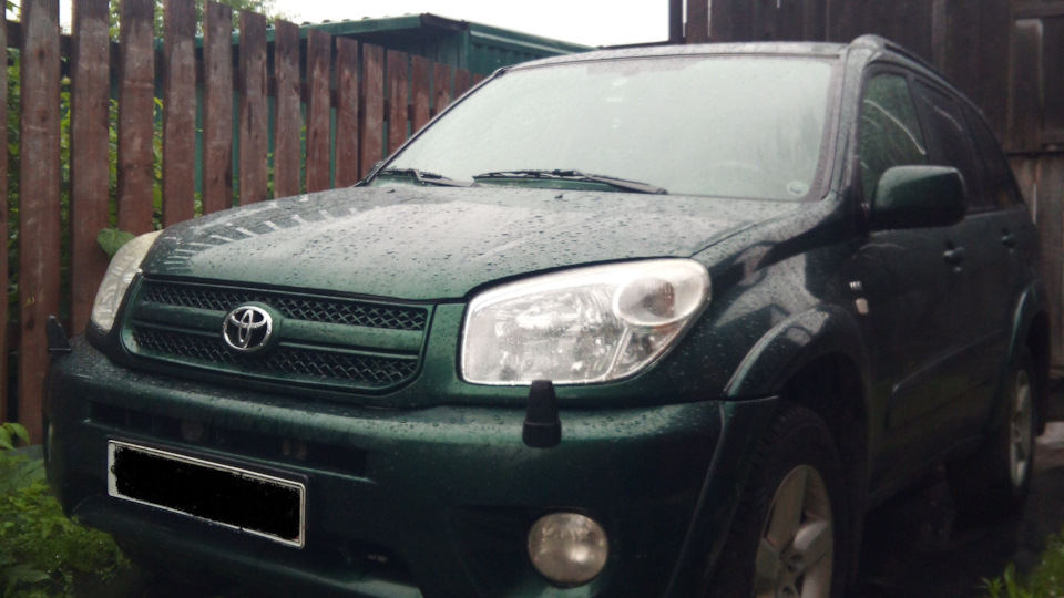 Замена воздушных фильтров — Toyota RAV4 (II), 2 л, 2004 года | плановое ...