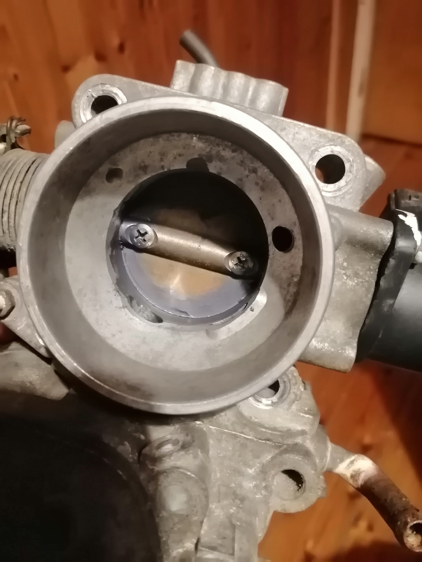 как адаптировать дроссельную заслонку на калине. дроссельная заслонка nissan x trail. регулировочный винт на дроссельной заслонке туксон 2. дроссельная заслонка альмера н16. Honda stream герметик на дроссельной заслонки.