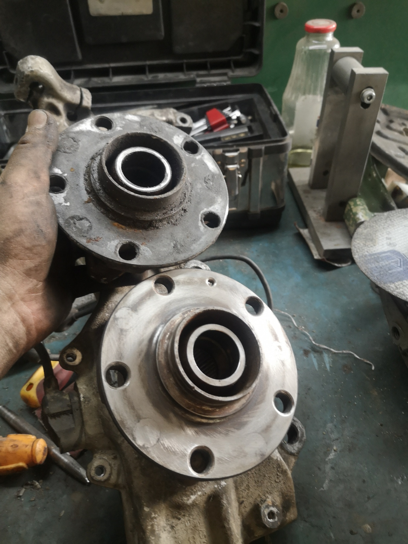 Передний ступичный подшипник — Audi A4 Avant (B6), 1,9 л, 2002 года ...