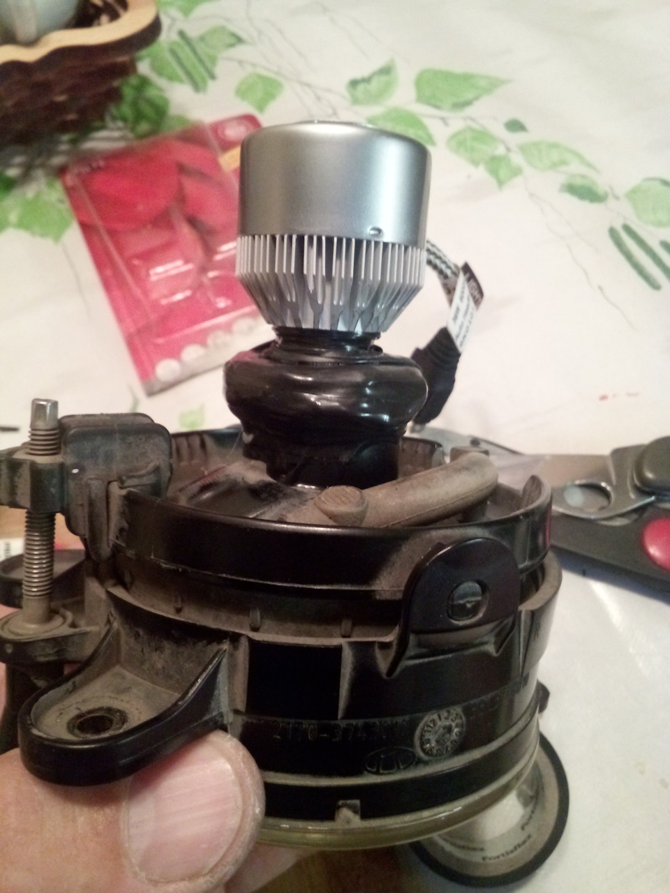 LED лампы h7 в ПТФ "Киржач" — Lada Приора хэтчбек, 1,6 л, 2011 года ...