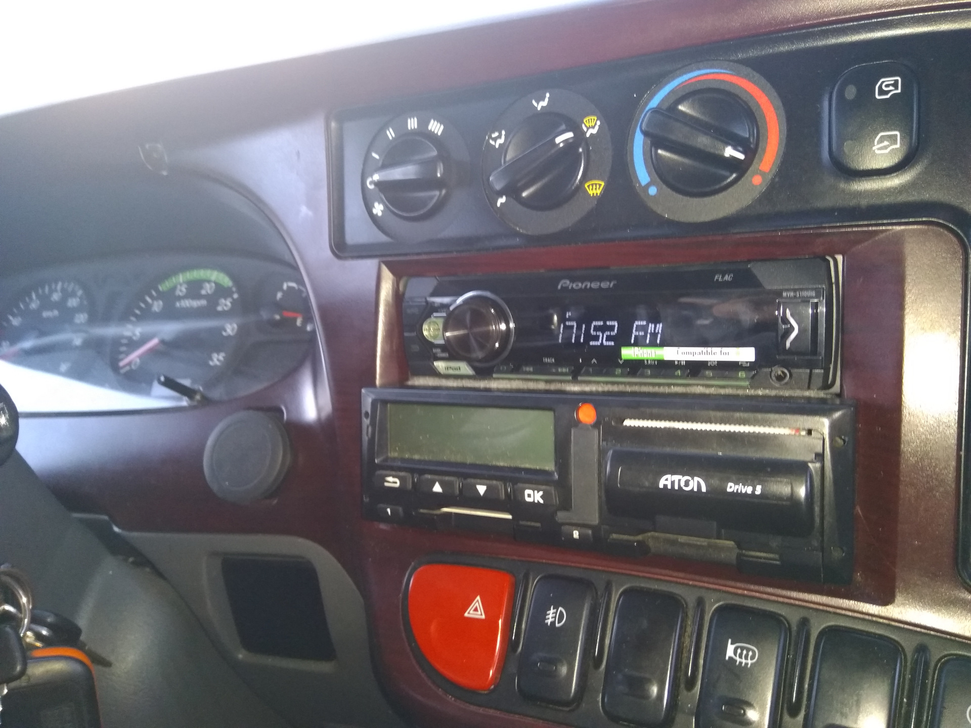 Как снять магнитолу на хово Сменил магнитолу - Hyundai HD 72, 3,9 л, 2016 года автозвук DRIVE2