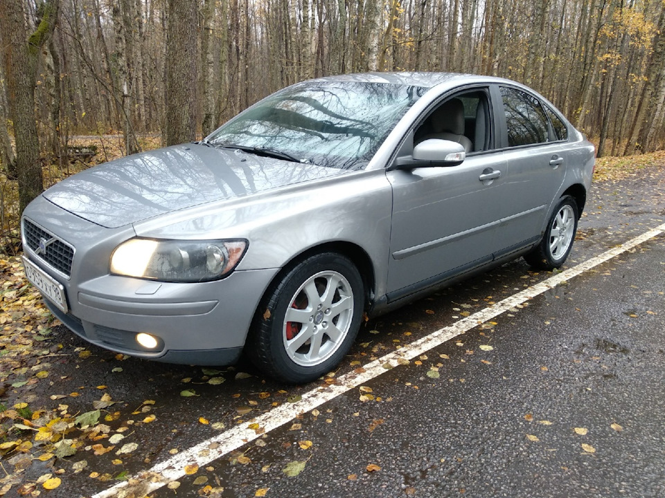 Л 2007. Volvo s40 II 2.4. Серебристый Вольво ы40 2 поколение. Вольво Сороковка. Вольво Лосяша.