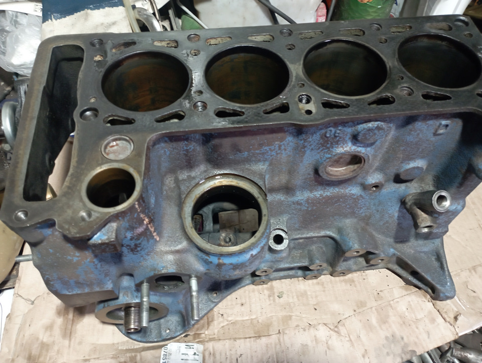 Ремонт двигателя 2106: Чем покрасить блок двигателя — Lada 4x4 3D, 1,6 ...