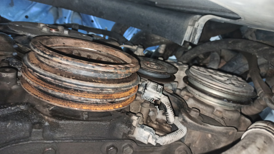 Никогда такого не было и вот опять… 4-ый шкив коленвала пошел ...