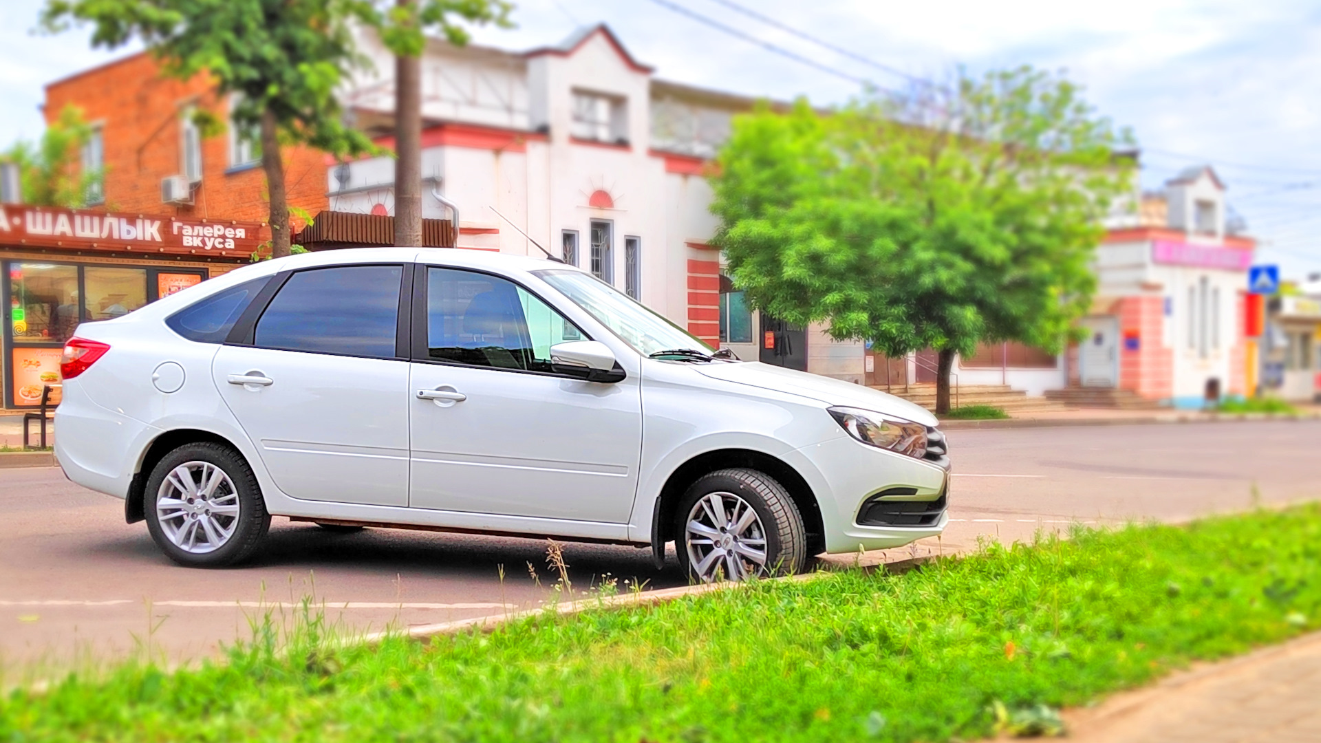 Lada Гранта Лифтбек (2-е поколение) 1.6 бензиновый 2023 | на DRIVE2