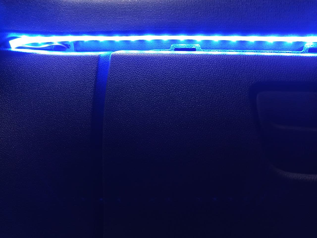 Светодиодная подсветка щели бардачка — Ford Fiesta (Mk VI), 1,6 л, 2015 ...