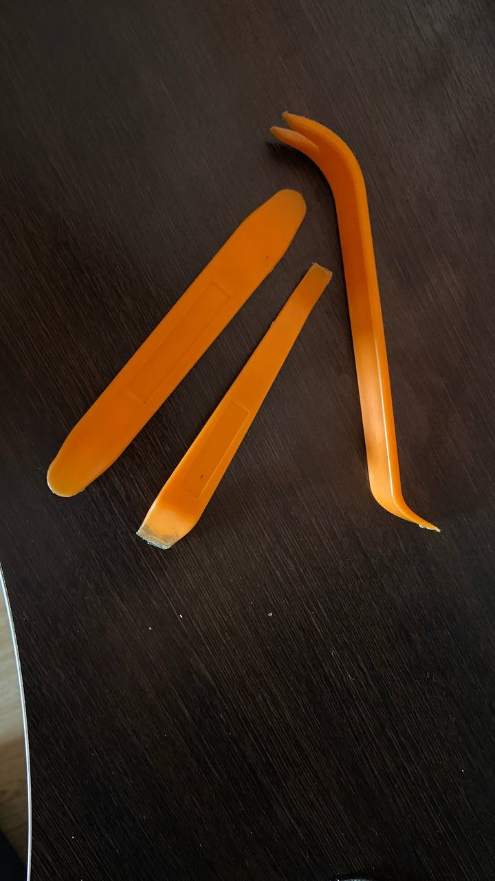 снятие эмблемы без снятия бампера — Hyundai Creta (1G), 2 л, 2020 года ...