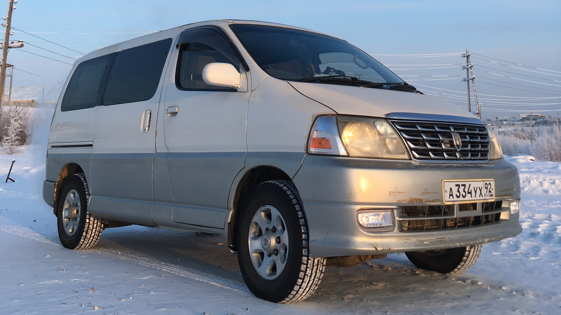 Grand hiace. Toyota Grand Hiace. ПТС Тойота Гранд Хайс. Тойота Гранд Хайс комплектация велюр.