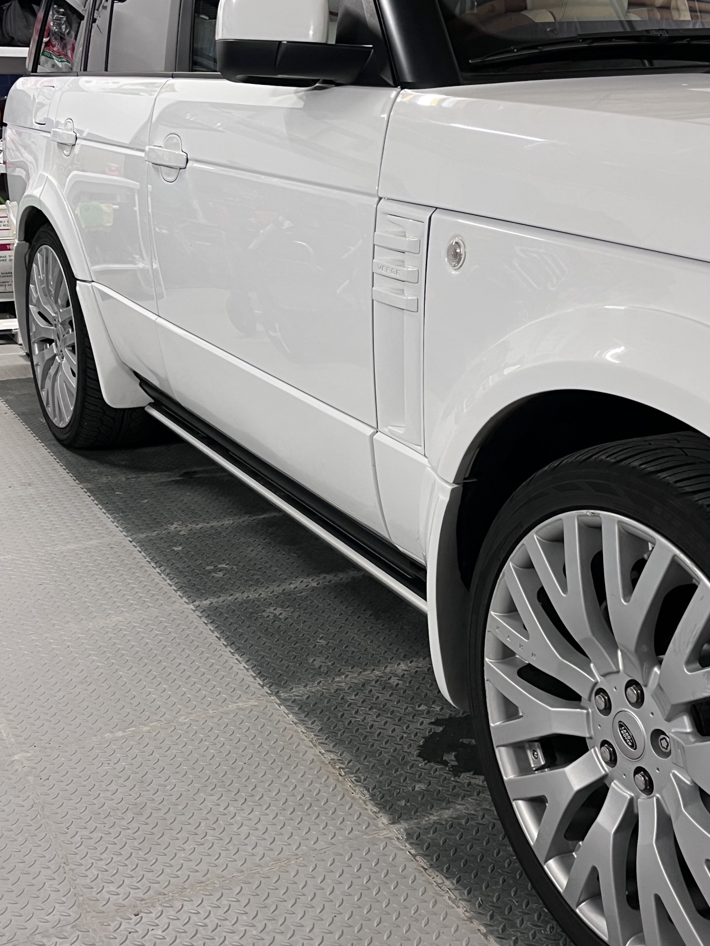 Диски R22 KAHN — Land Rover Range Rover (3G), 5 л, 2011 года | колёсные ...