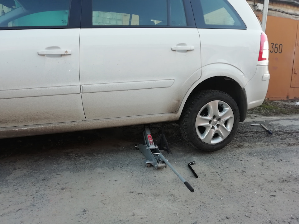 Я такой сильный? не, ключи говно. — Opel Zafira B, 1,8 л, 2013 года ...
