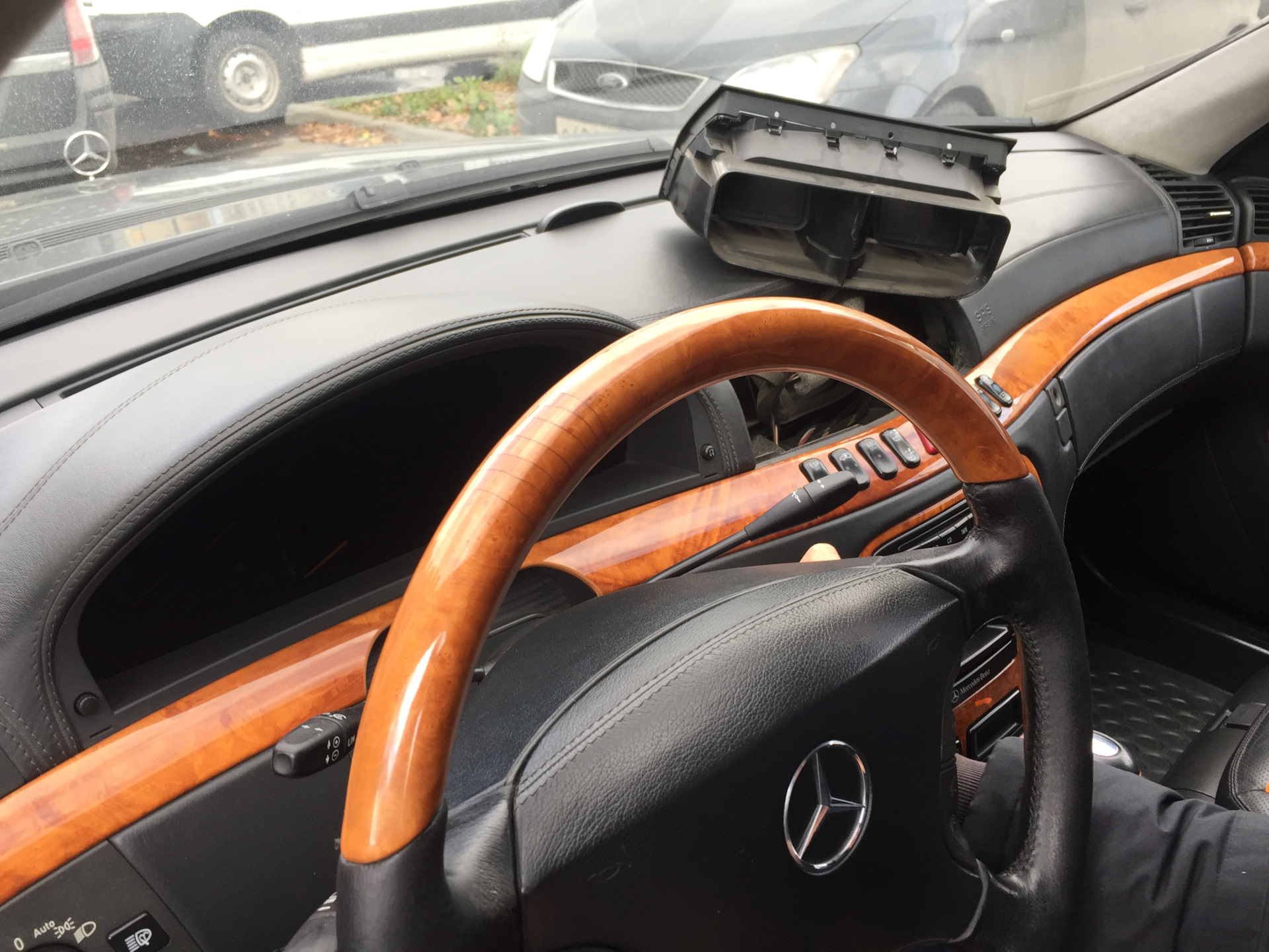 Ключ не проворачивается в замке зажигания, не закрывает машину, W220 ...