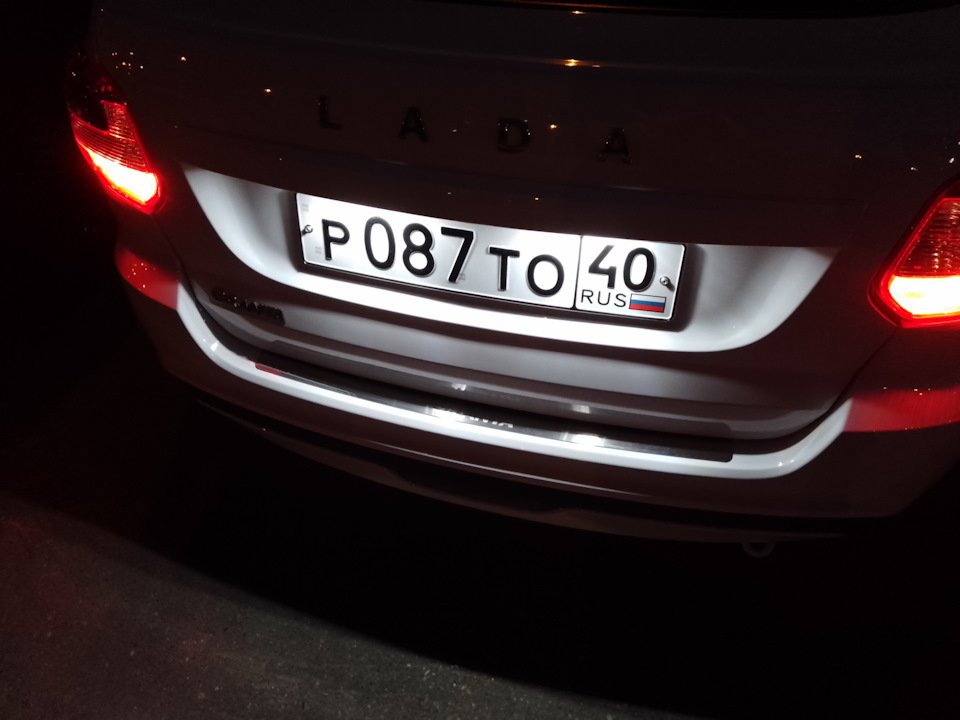 Белая подсветка номера — Lada Гранта Лифтбек (2G), 1,6 л, 2023 года ...