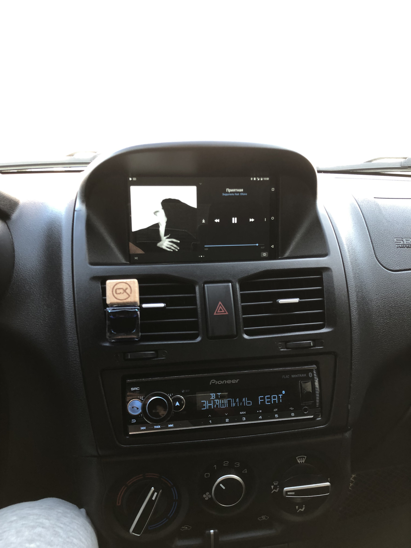 Планшет в авто. Часть 2 — Lada Гранта Drive Active, 1,6 л, 2019 года ...