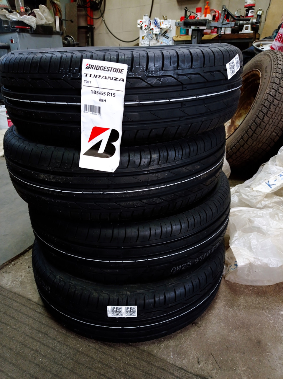 Новые шины. Лето. BRIDGESTONE. — KIA Rio (3G), 1,4 л, 2012 года | шины ...