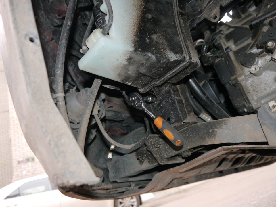 Последняя, та что к телевизору — Opel Mokka (1G)