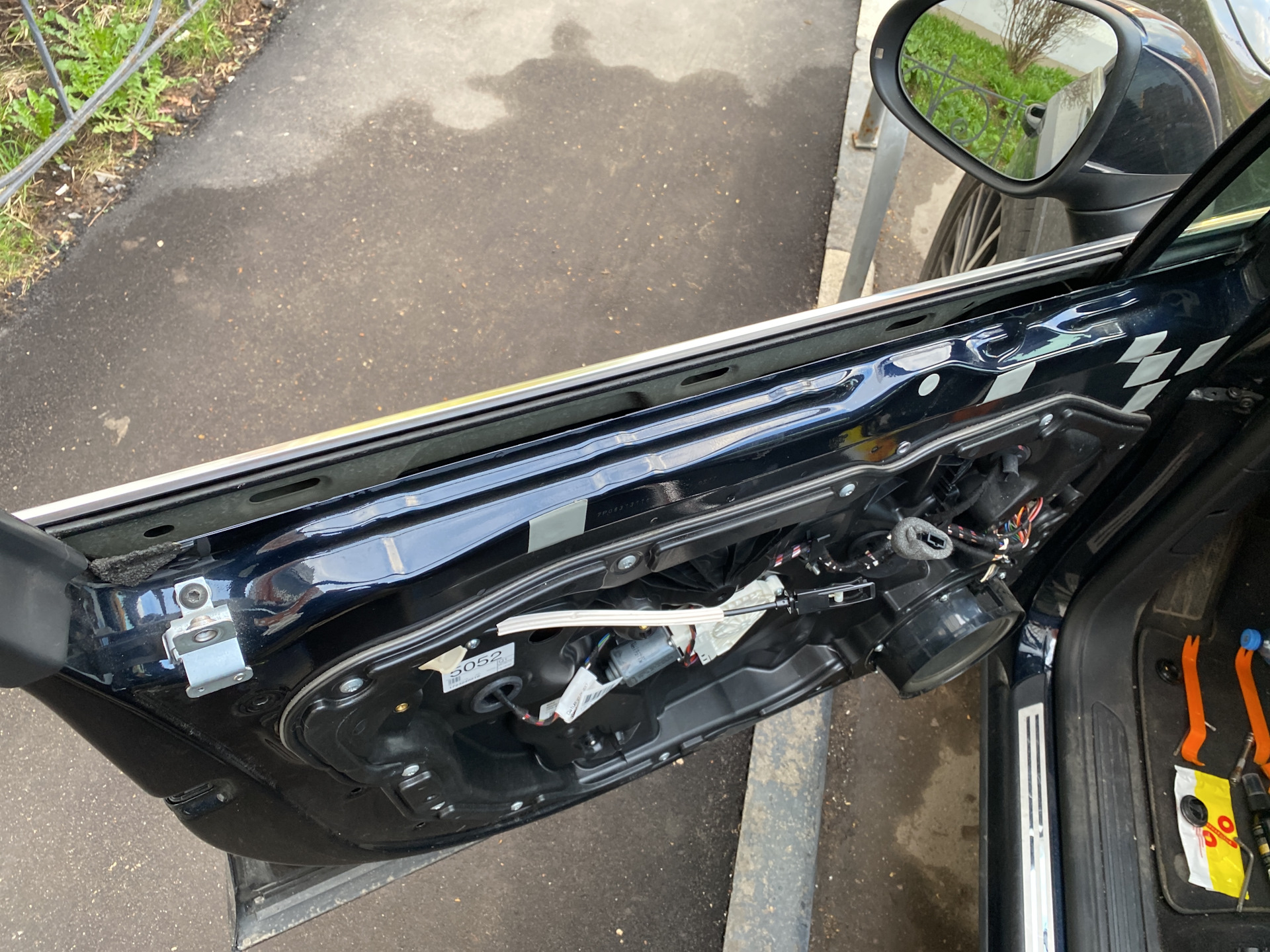 Установка двойных стекол — Volkswagen Touareg (2G), 3 л, 2017 года ...