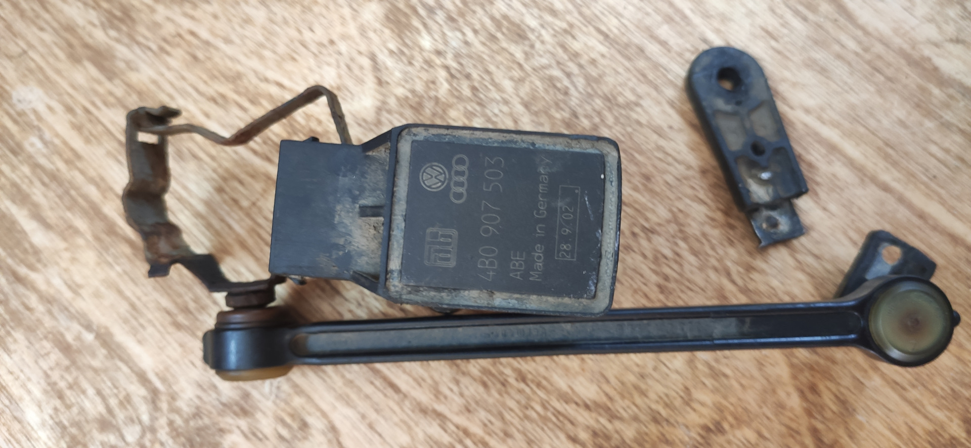 Датчик положения кузова, авто коректор фар! — Audi A6 Avant (C5), 1,9 л ...