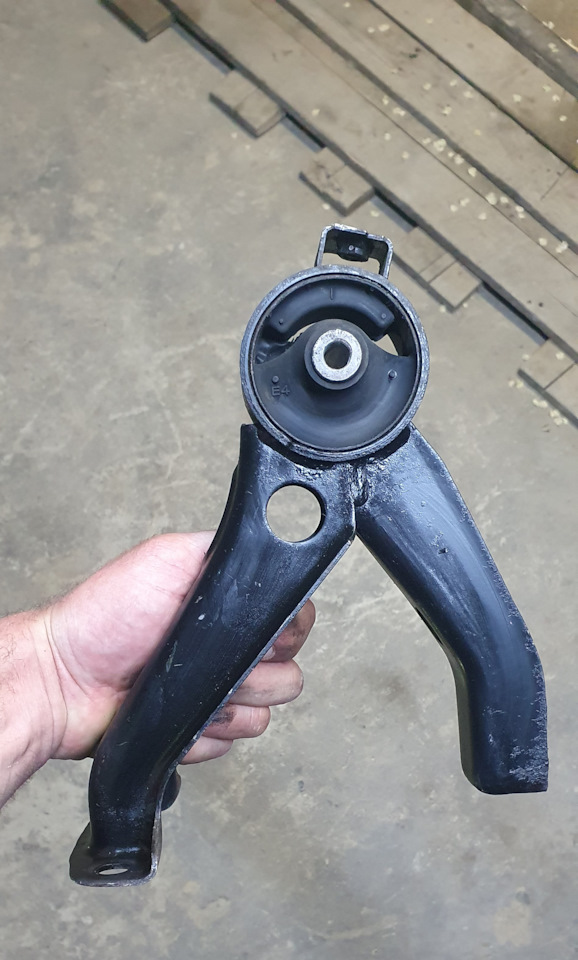 Опора кпп evo/Ralliart на Mitsubishi ASX, Mitsubishi Lancer Sportback ...