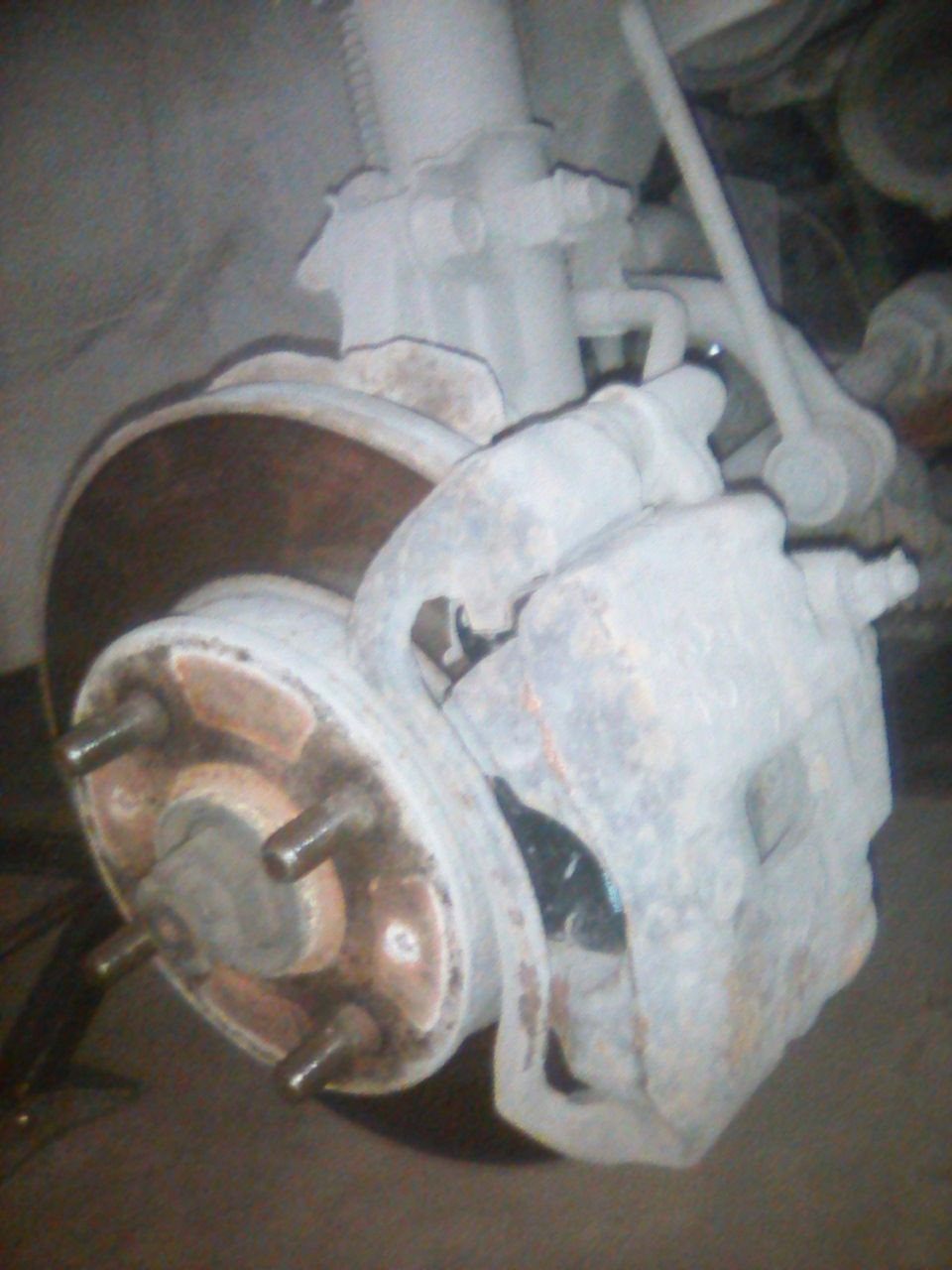 Тормозные колодки передних колес — Hyundai Getz, 1,3 л, 2004 года ...