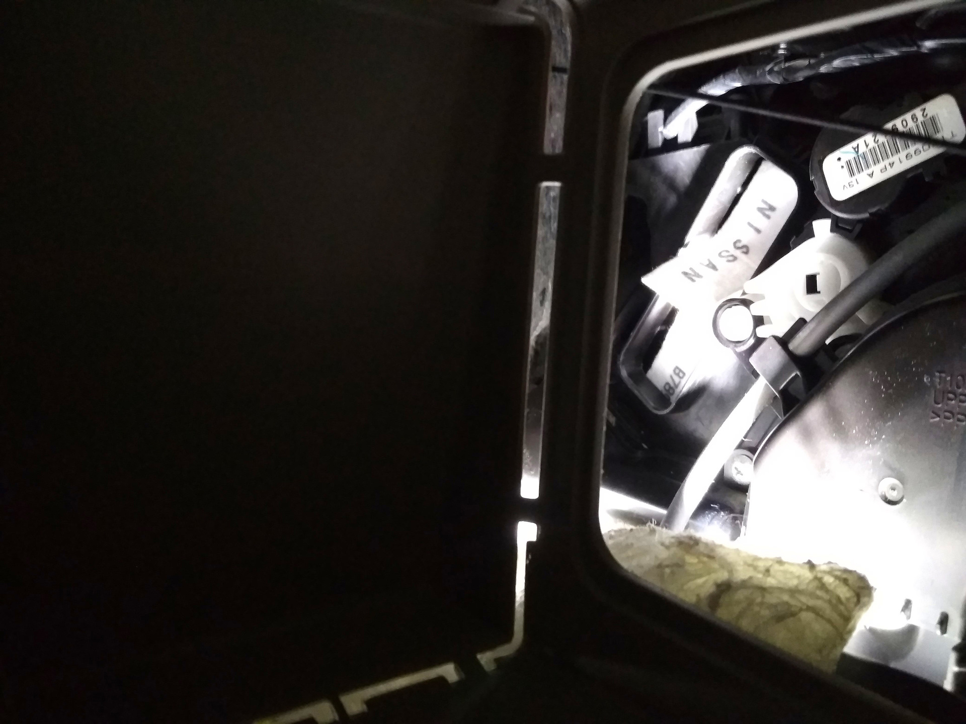 Замена салонного фильтра на Nissan Leaf AZE0. — Nissan Leaf (1G), 2013 ...