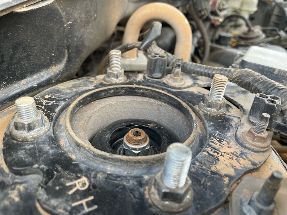 Замена передних стоек и установка проставок под стойки и колеса. — Ford ...