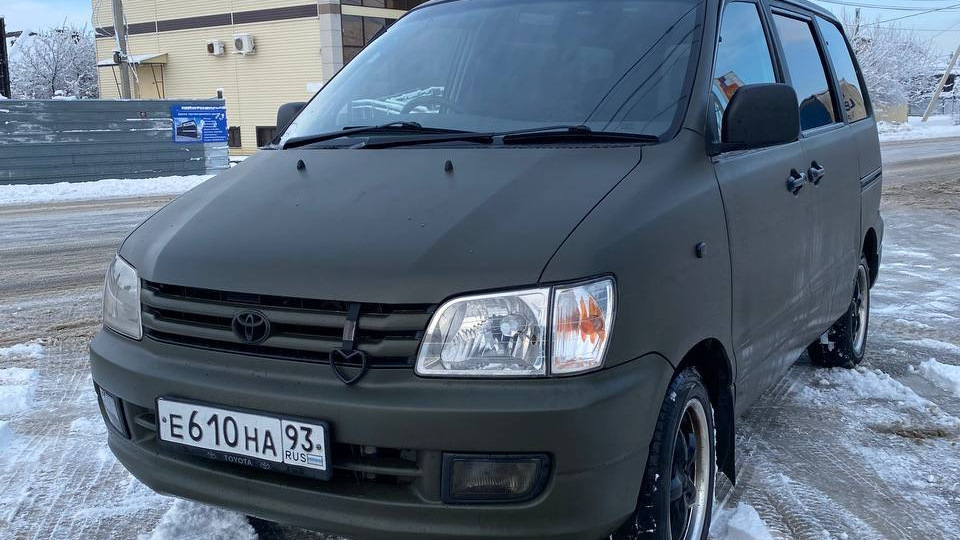 Toyota Noah 1998