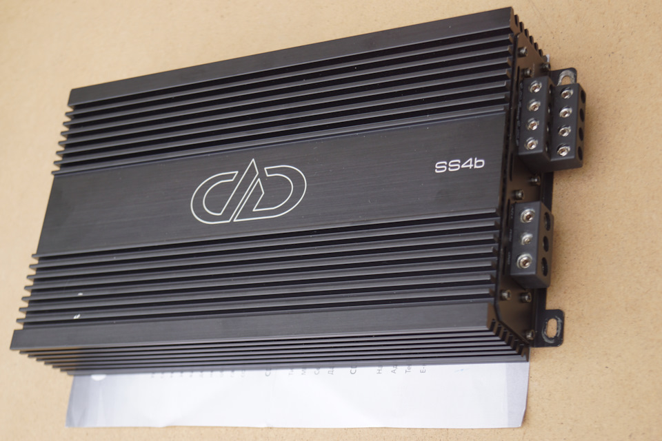 Для наглядности усилитель на листе А4. — Lada Приора Купе