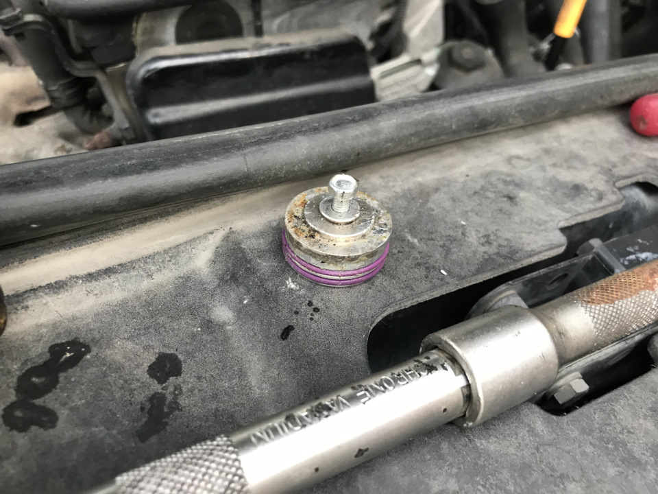 Замена осушителя кондиционера (видео инструкция) — Volkswagen Touareg ...