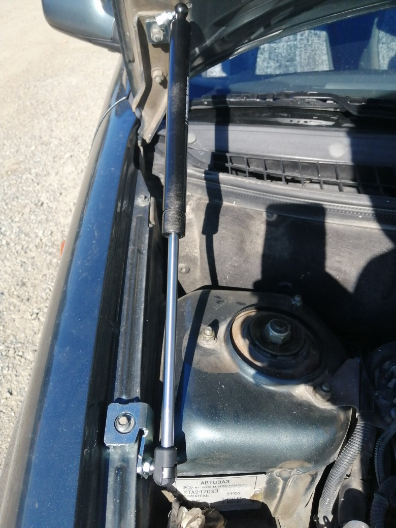 Развал. Удаление иммобилайзера. Газовые упоры капота. — Lada Приора ...