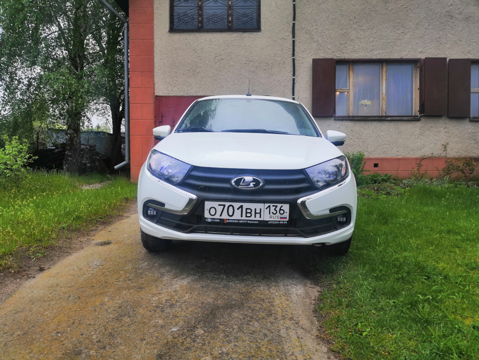 Поставил новые 2 цветные птф. — Lada Гранта (2G) FL, 1,6 л, 2019 года ...