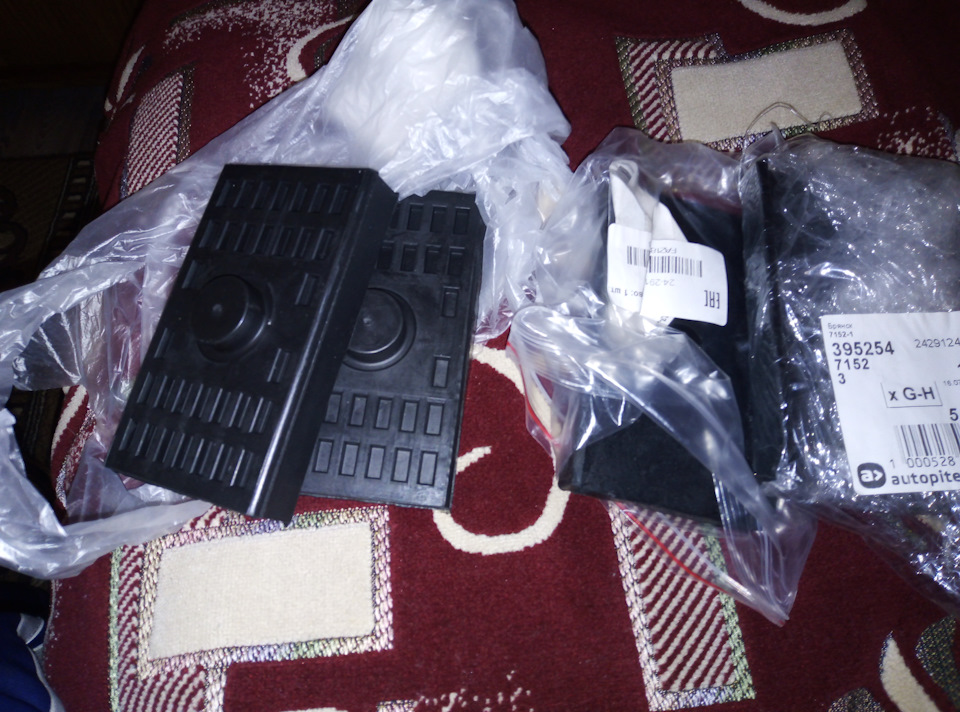 Замена подушек рессор — ГАЗ 3110, 2,3 л, 2001 года | своими руками | DRIVE2