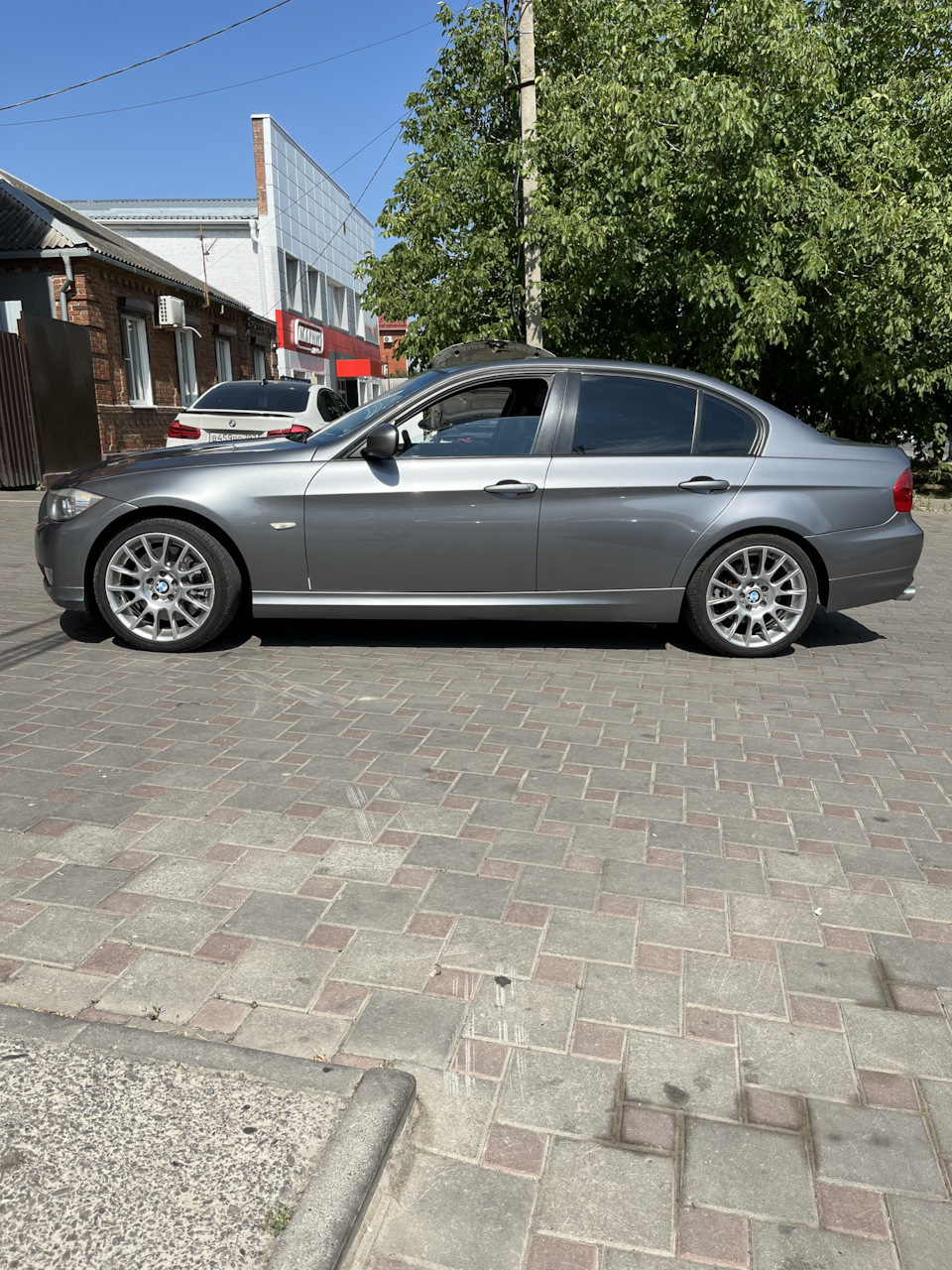 Без посадки авто нет) — BMW 3 series (E90), 2 л, 2008 года | тюнинг | DRIVE2