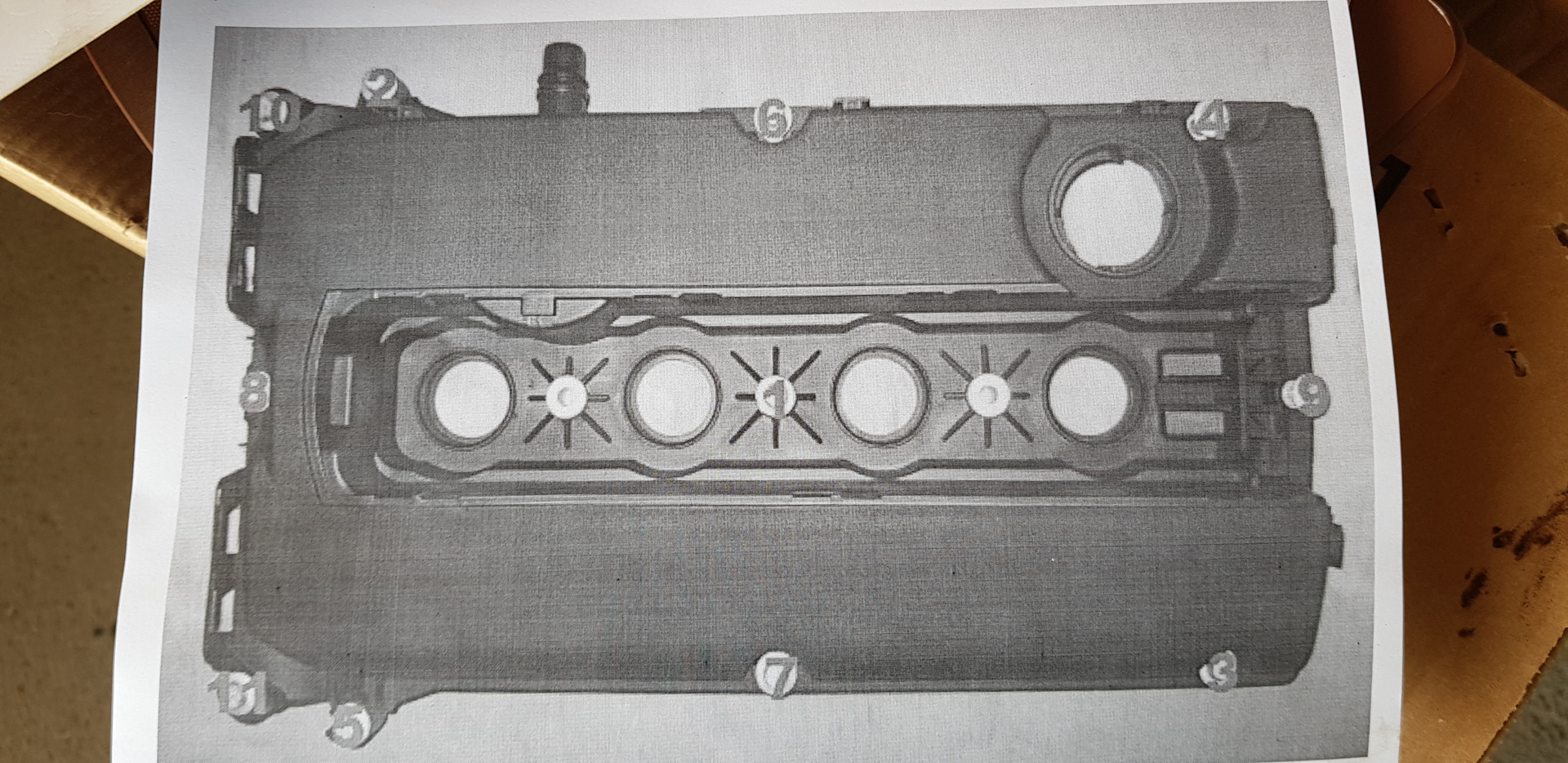 Прокладка клапанной крышки опель. Прокладка клапанной крышки Опель Астра j 1.6 115. Клапанная крышка Опель Астра j 1.6. Клапанная крышка a16xer. Прокладка клапанной крышки Астра j 1.6 XER.