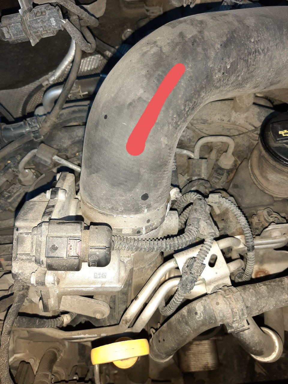 Масло в патрубке — Volkswagen Caravelle (T6), 2 л, 2018 года | другое ...