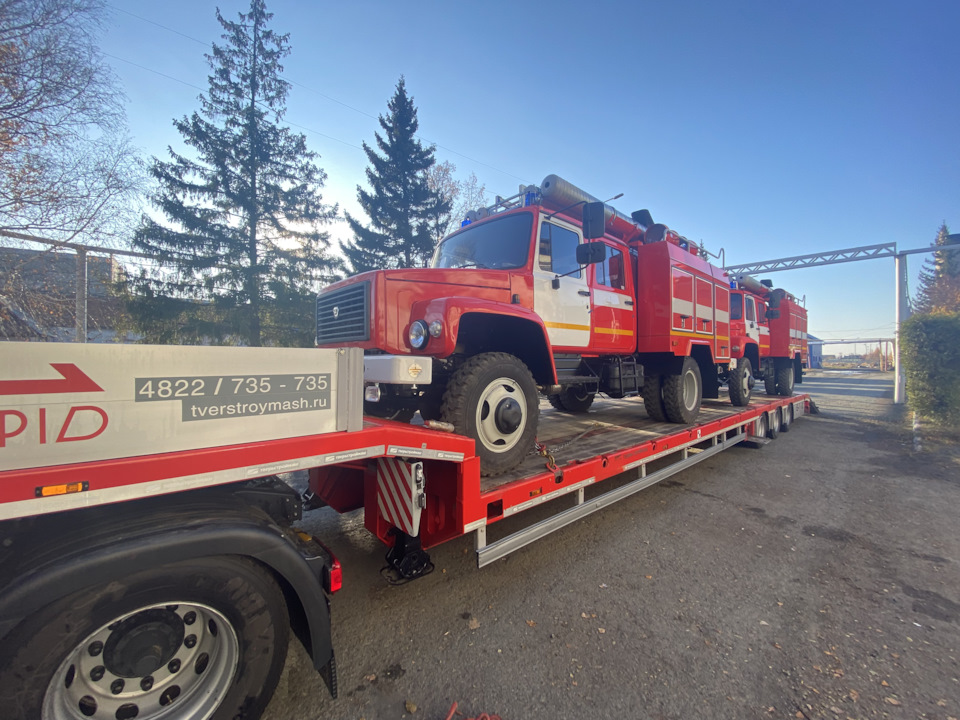 Красные машины на красном трале — MAN TGX 18 500