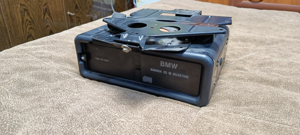 Фото в бортжурнале BMW 7 series (E32)