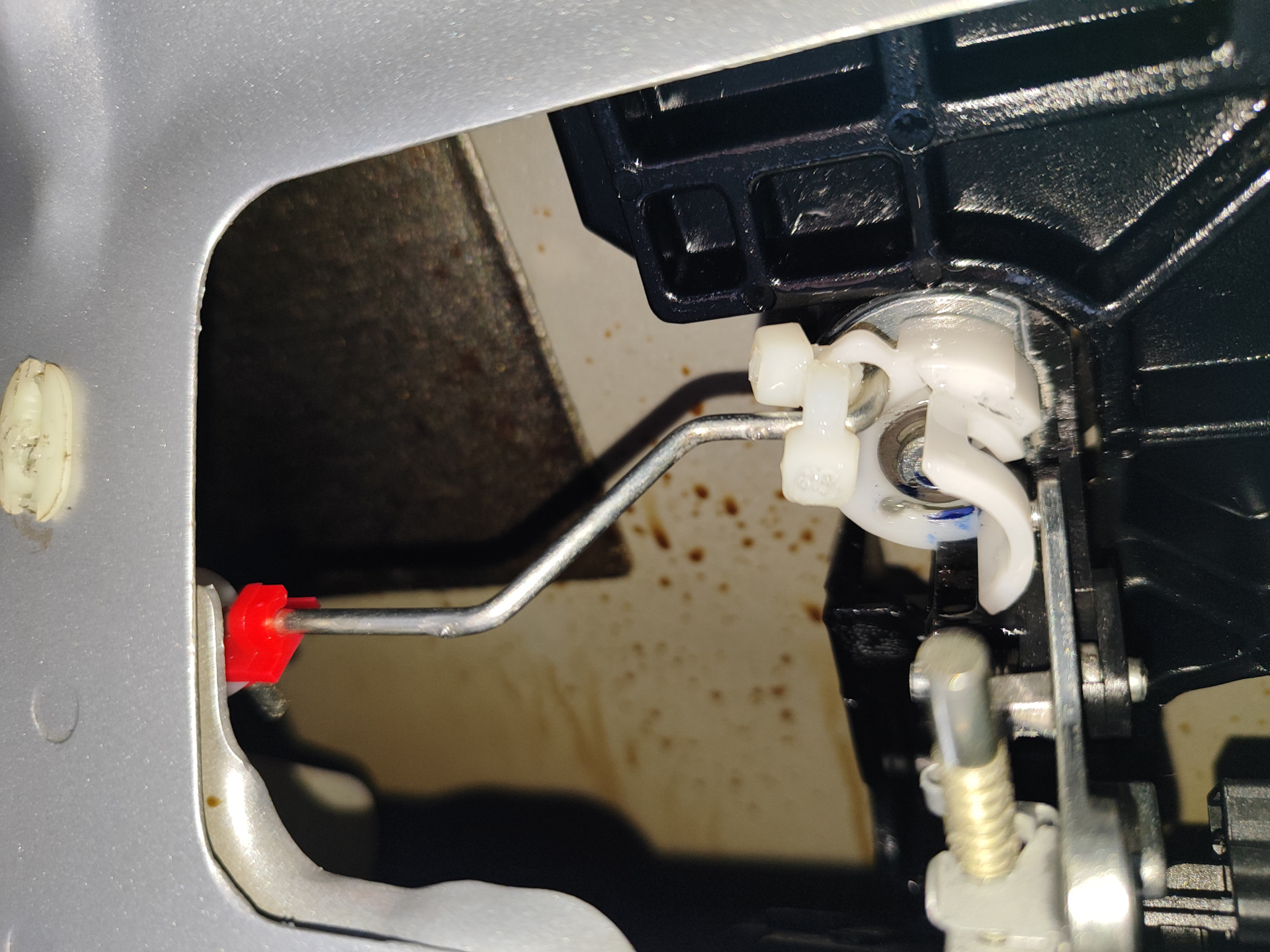 Тяга активатора замка багажника — Renault Sandero Stepway (2G), 1,6 л ...