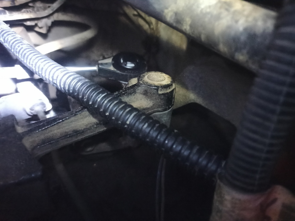 Ремонт наконечника троса КПП. — Ford S-Max (1G), 1,8 л, 2007 года ...