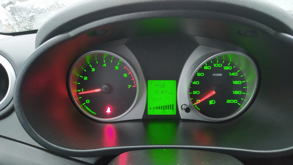 Температура в городе) — Lada Гранта лифтбек, 1,6 л, 2018 года ...