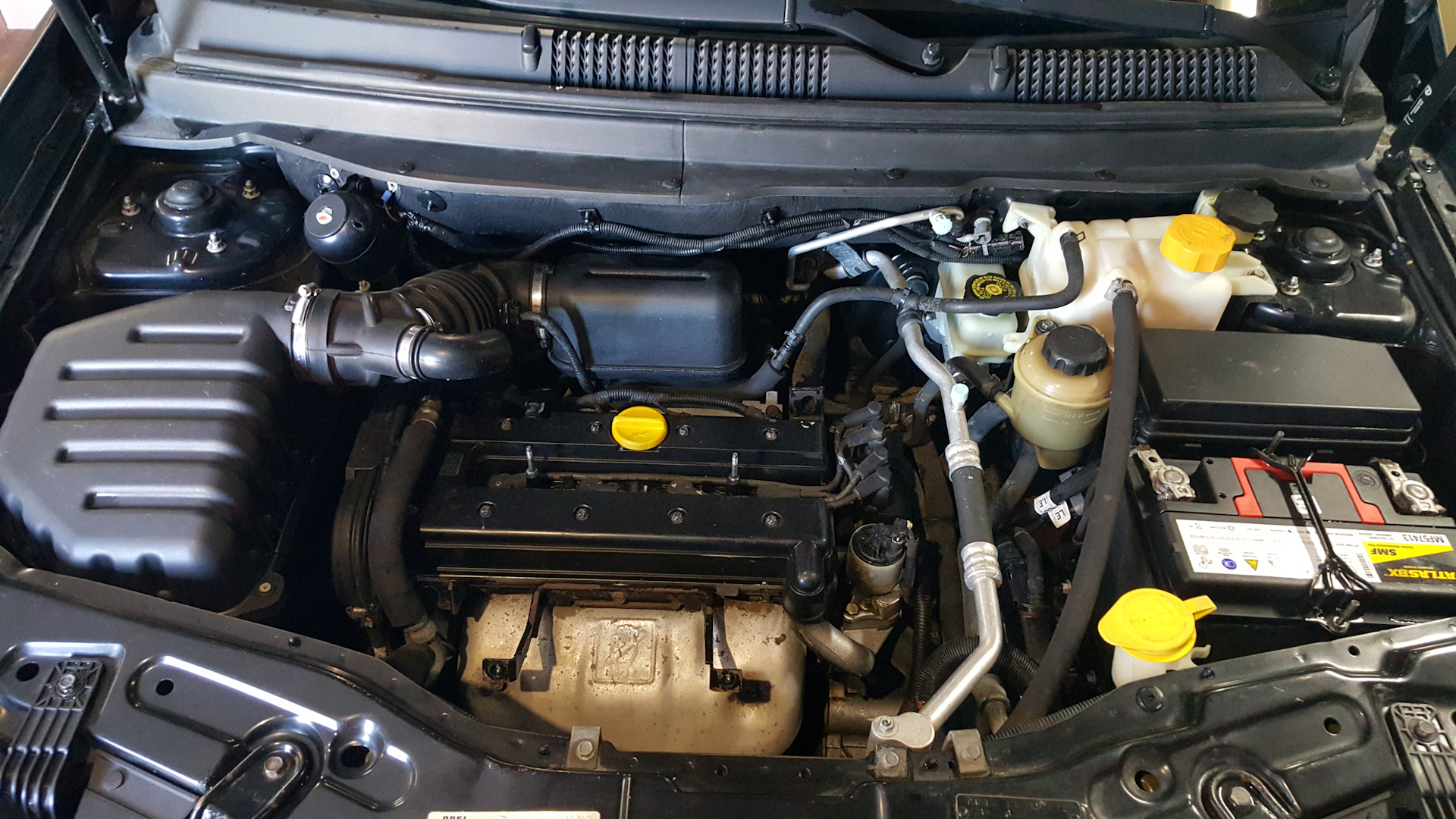Опель антара масло двигатель. Opel Antara 2.4 двигатель. Мотор Опель Антара 2.4. Двигатель Опель Антара 2.2. Двигатель Опель Антара 2.4 167.