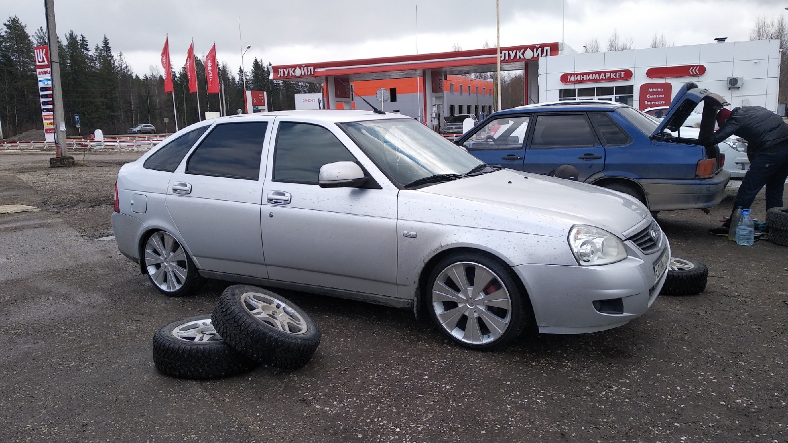 Lada Приора хэтчбек 1.6 бензиновый 2013 | на DRIVE2