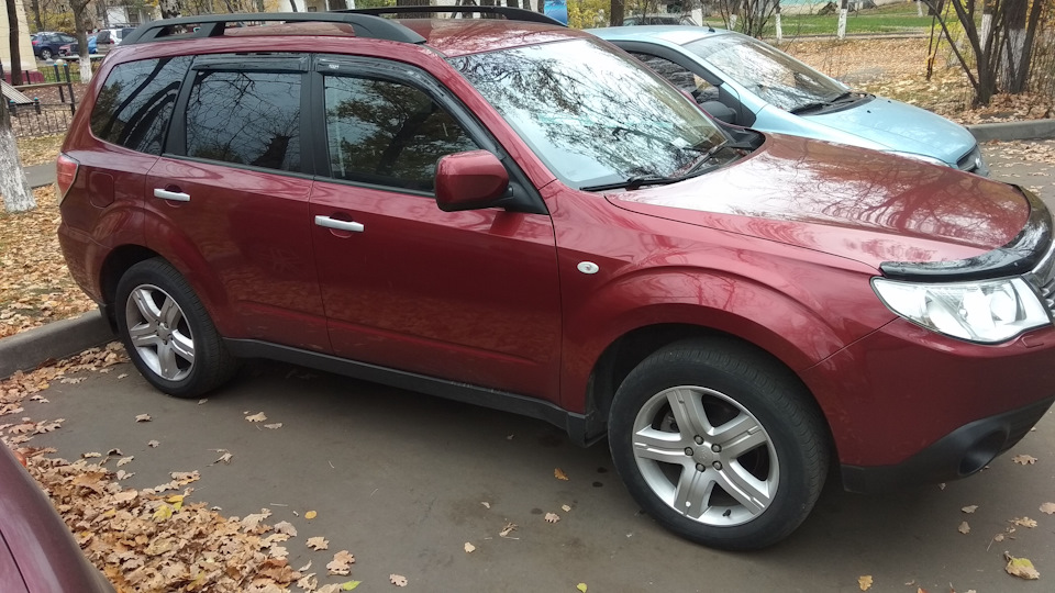 Subaru Forester Красный металлик 2,5 атм