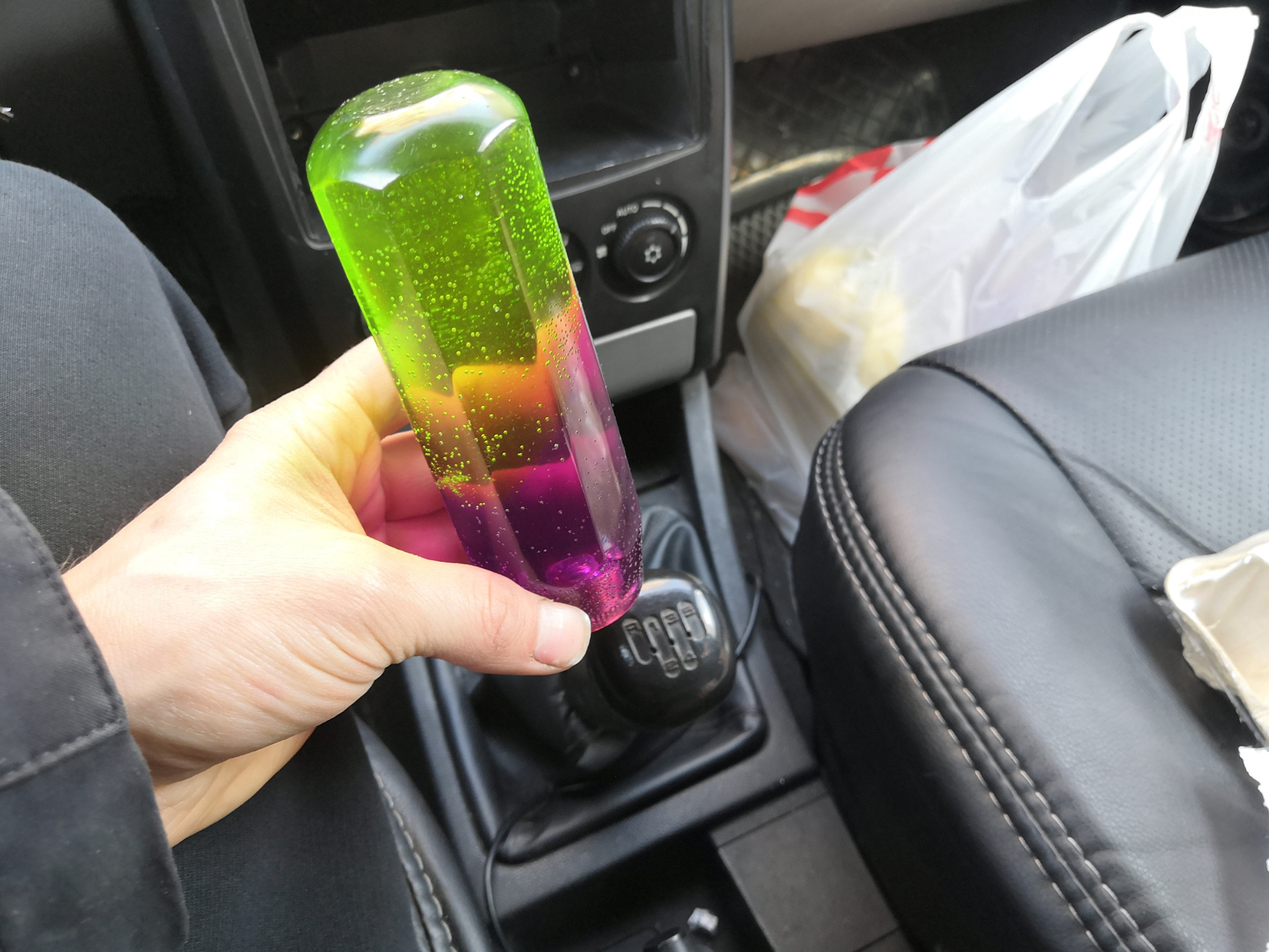 Ручка кпп эпоксидная смола. Набалдашник с пауком на ручку коробки передач. Ручка кпп из эпоксидной смолы. Ручка из эпоксидной смолы. Набалдашник ручки кпп ссср.