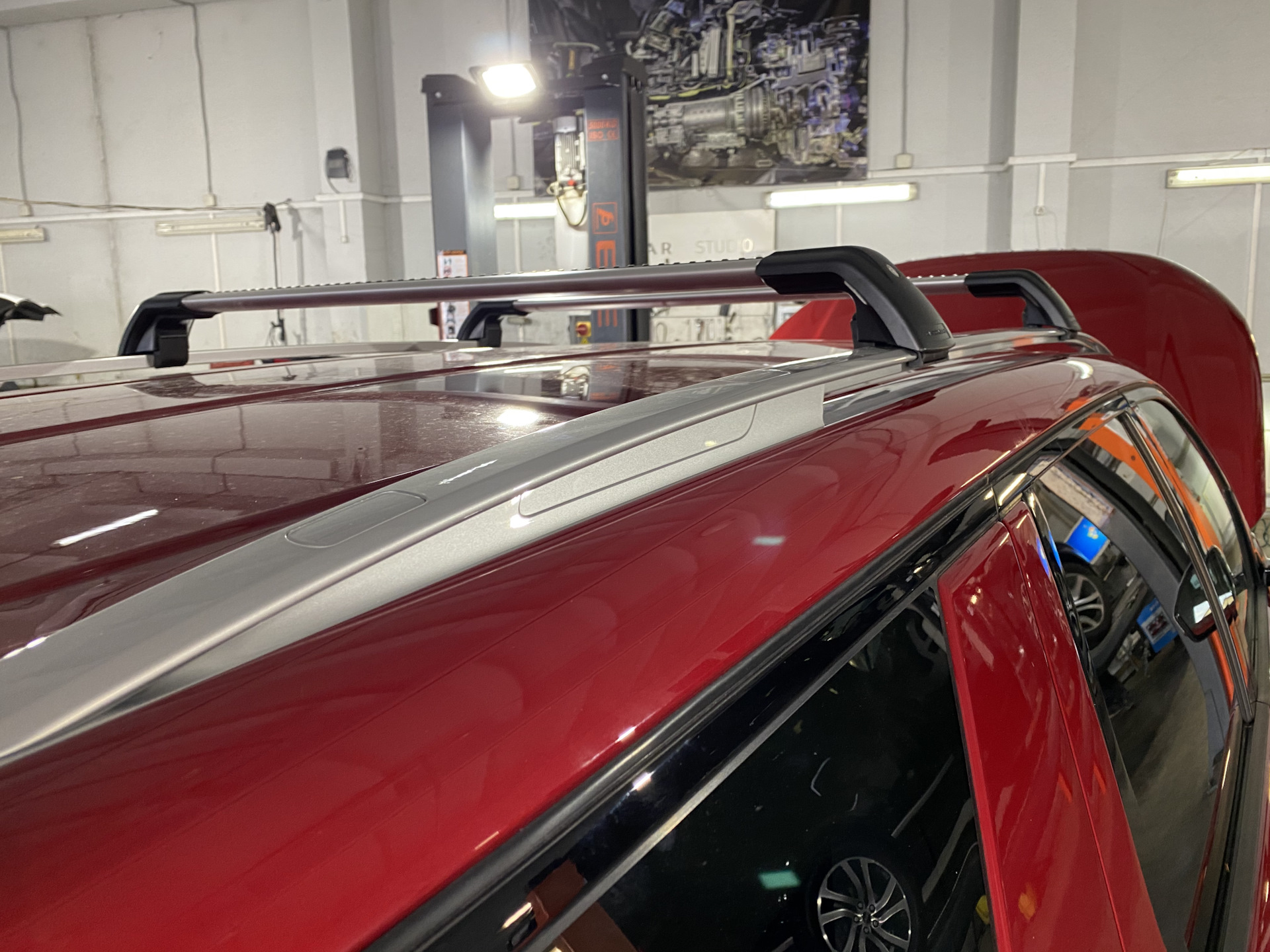 Установка продольных и поперечных рейлингов на Land Rover Discovery ...