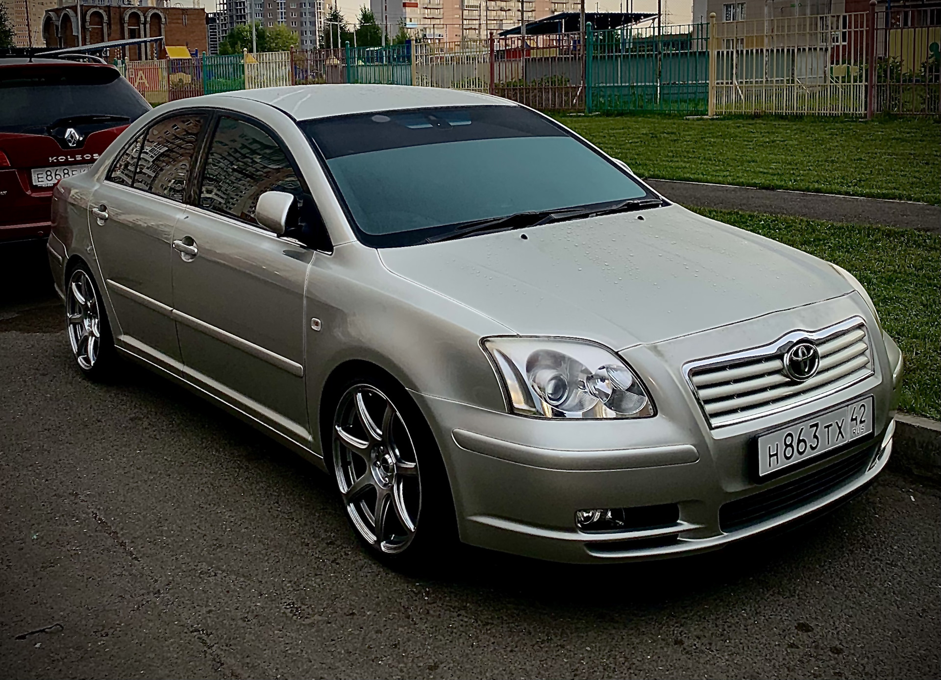 Toyota Avensis r17. Авенсис 2 дорестайл. Toyota Avensis 2 Turbo. Музыка в Авенсис 2.