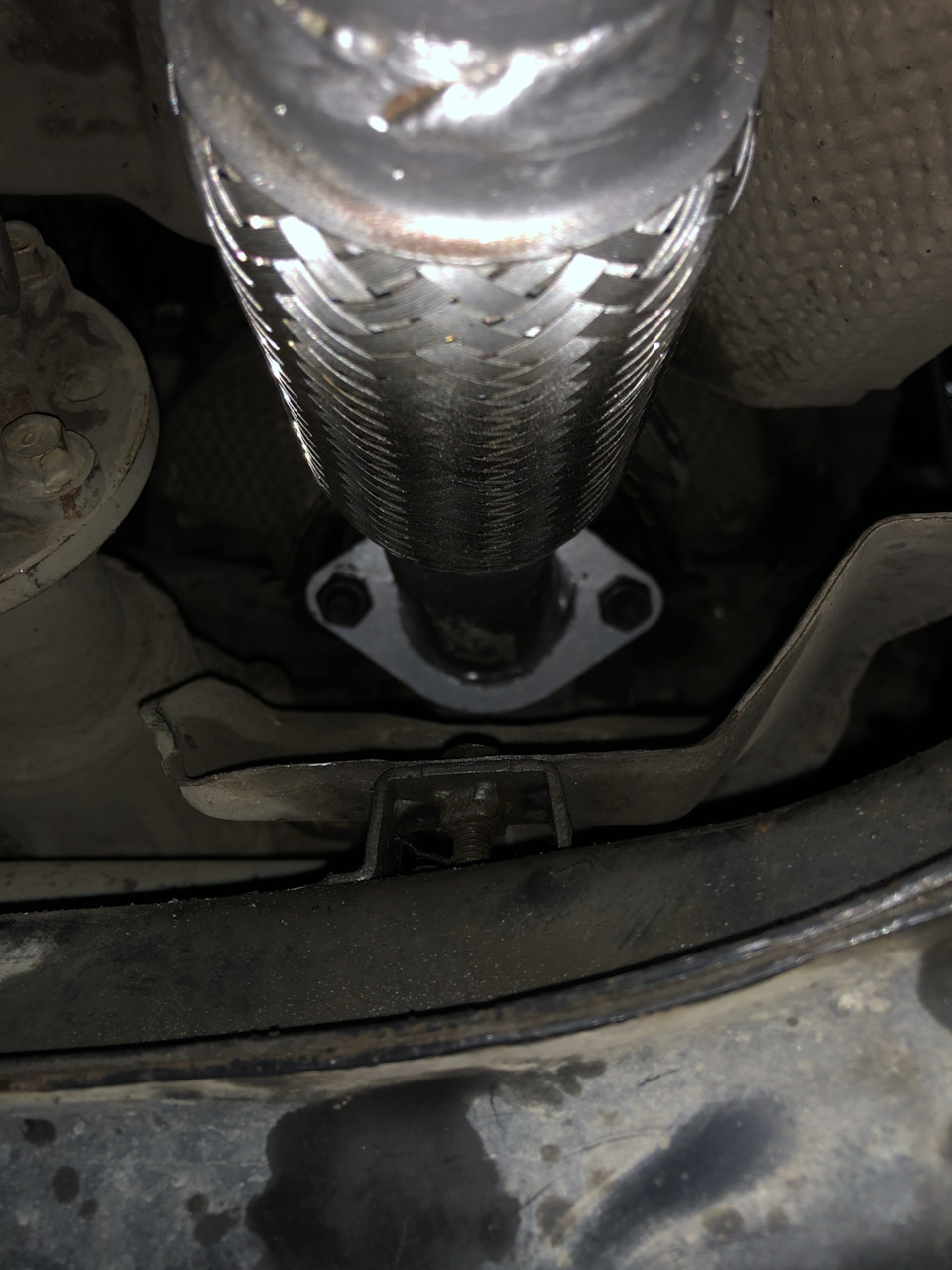 Замена трубы глушителя (приемная труба с гофрой) — Hyundai ix35, 2 л ...