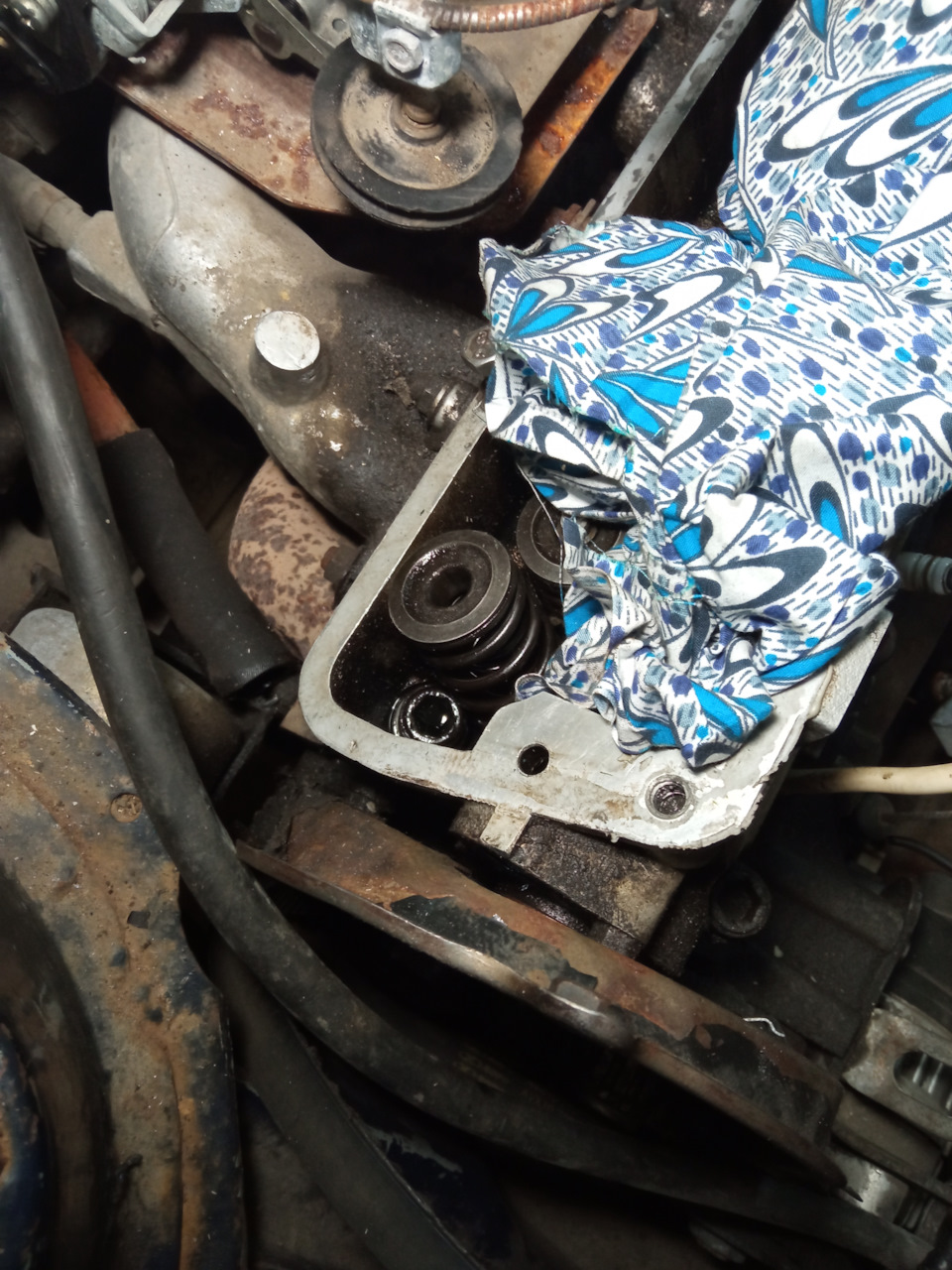 Ура! Мой первый рассухаренный клапан :) — ЗАЗ 1103