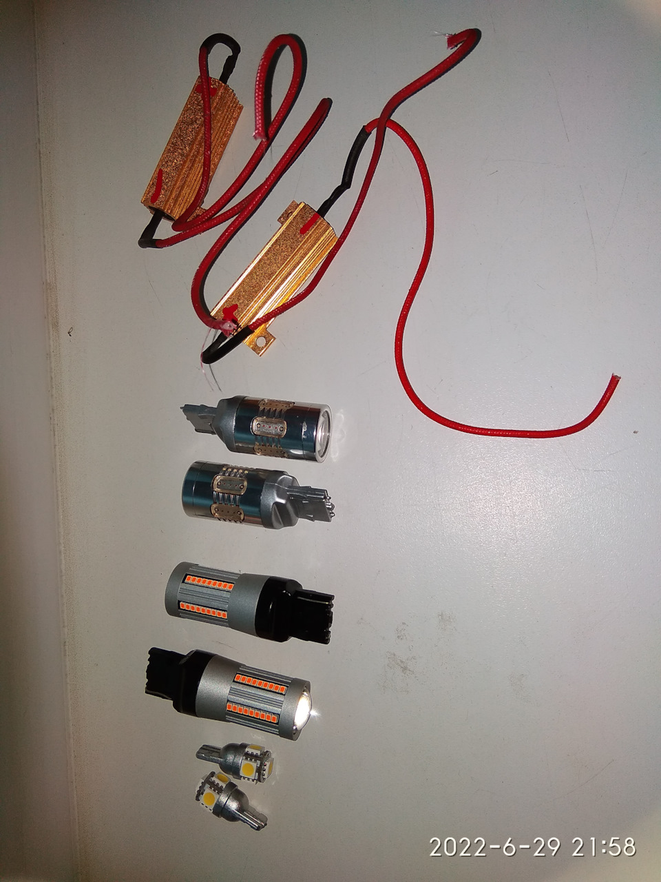 Пара из них со стабилизатором. если правильно их назвал. — Toyota Corona Premio (T210). Запчасти на фото: A0000000000